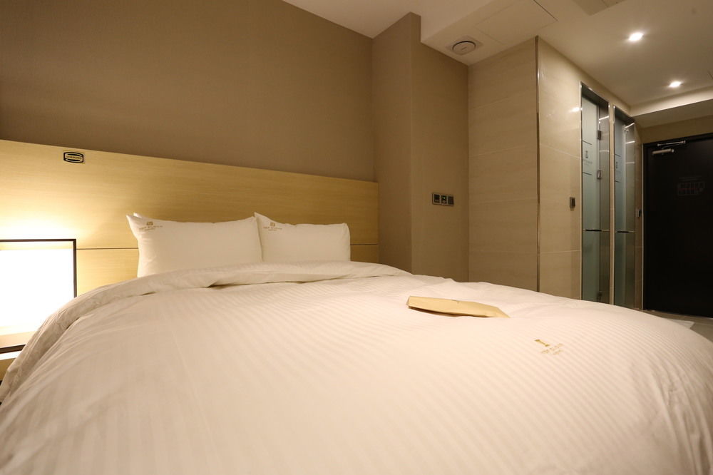 Suwon Top Cloud Hotel ภายนอก รูปภาพ