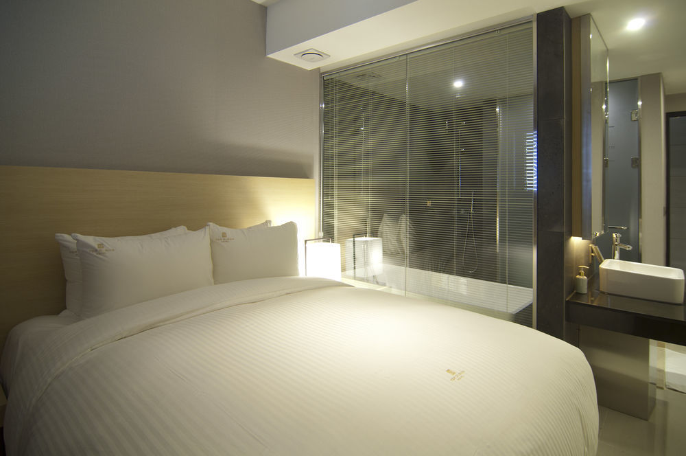 Suwon Top Cloud Hotel ภายนอก รูปภาพ