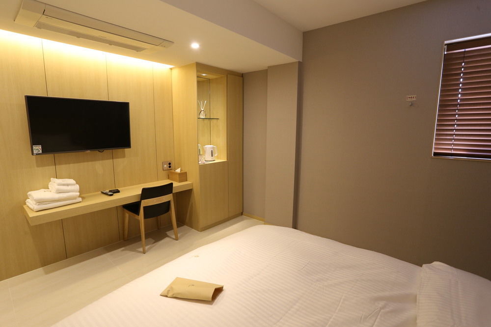 Suwon Top Cloud Hotel ภายนอก รูปภาพ