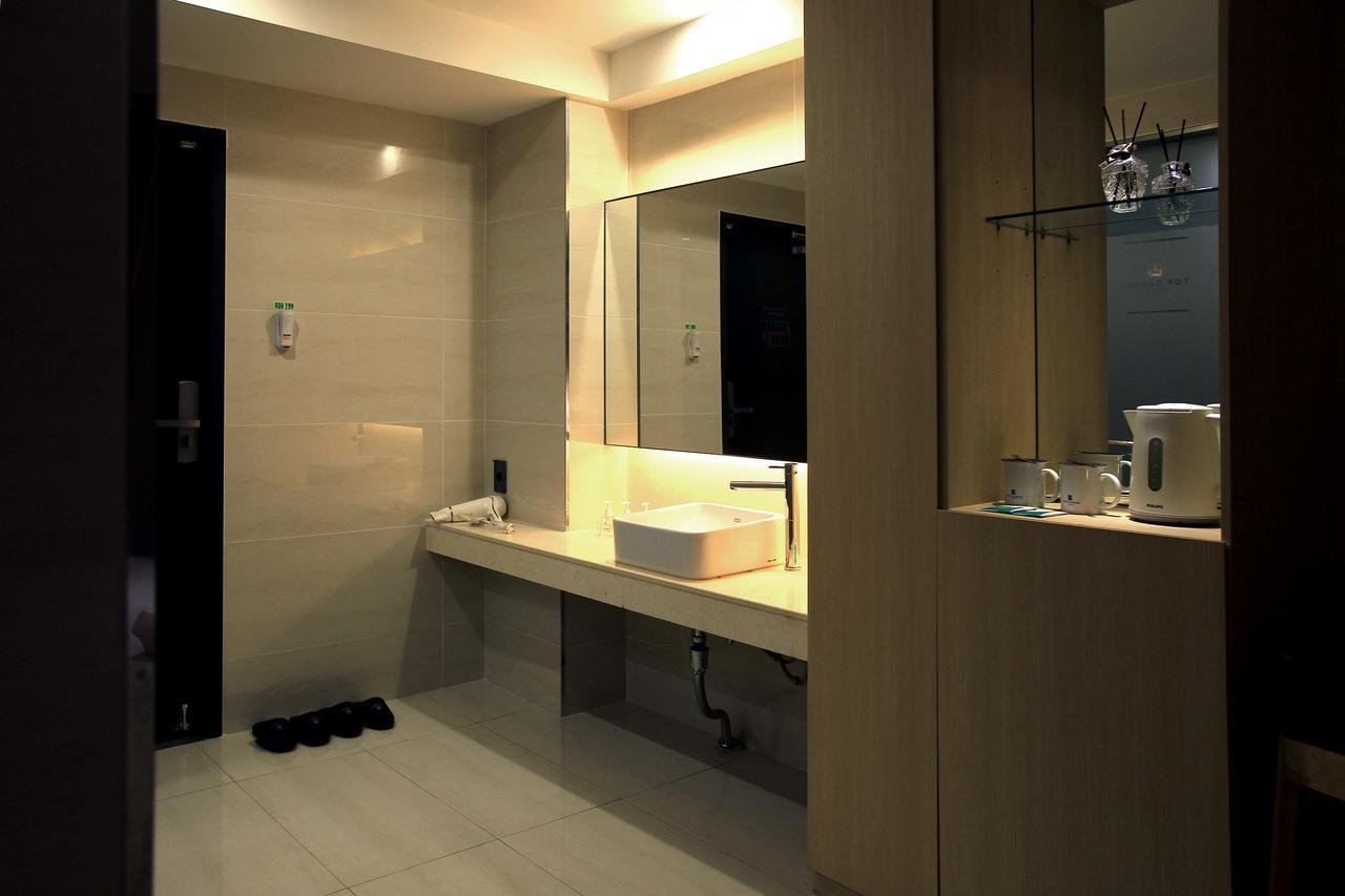 Suwon Top Cloud Hotel ภายนอก รูปภาพ