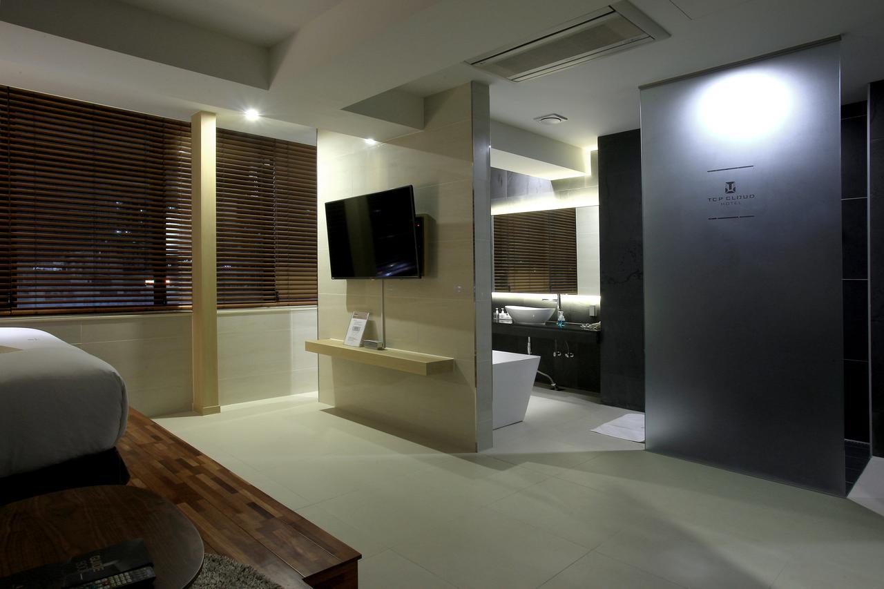 Suwon Top Cloud Hotel ภายนอก รูปภาพ