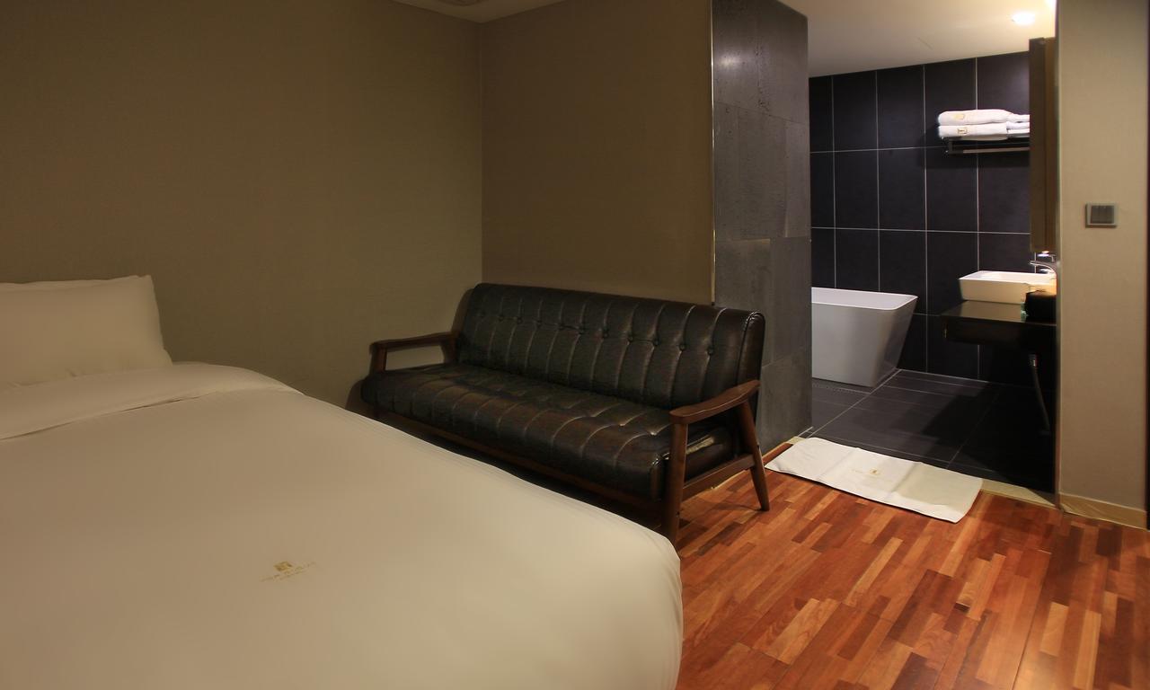 Suwon Top Cloud Hotel ภายนอก รูปภาพ
