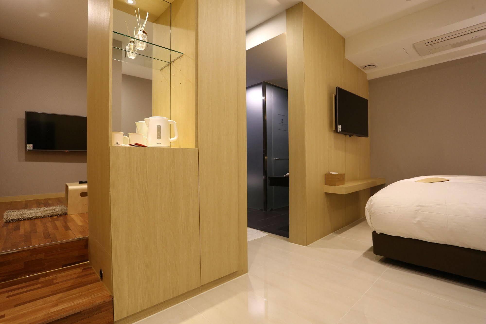 Suwon Top Cloud Hotel ภายนอก รูปภาพ