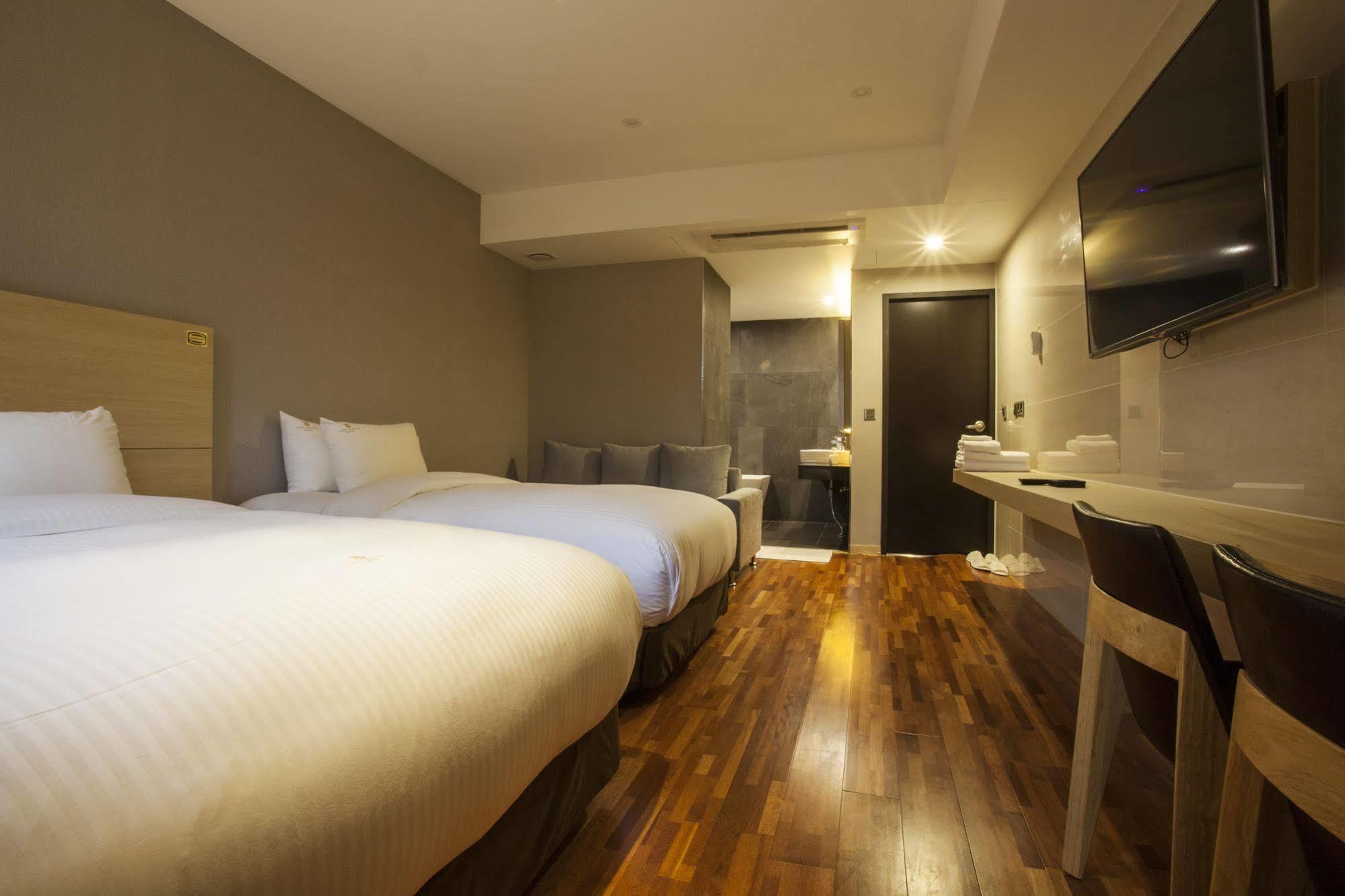 Suwon Top Cloud Hotel ภายนอก รูปภาพ