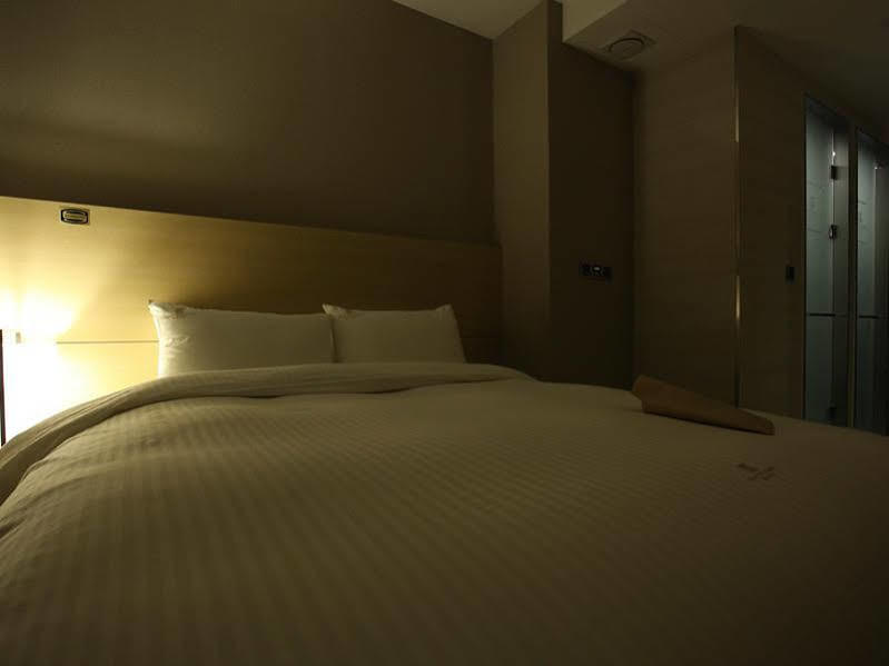 Suwon Top Cloud Hotel ภายนอก รูปภาพ