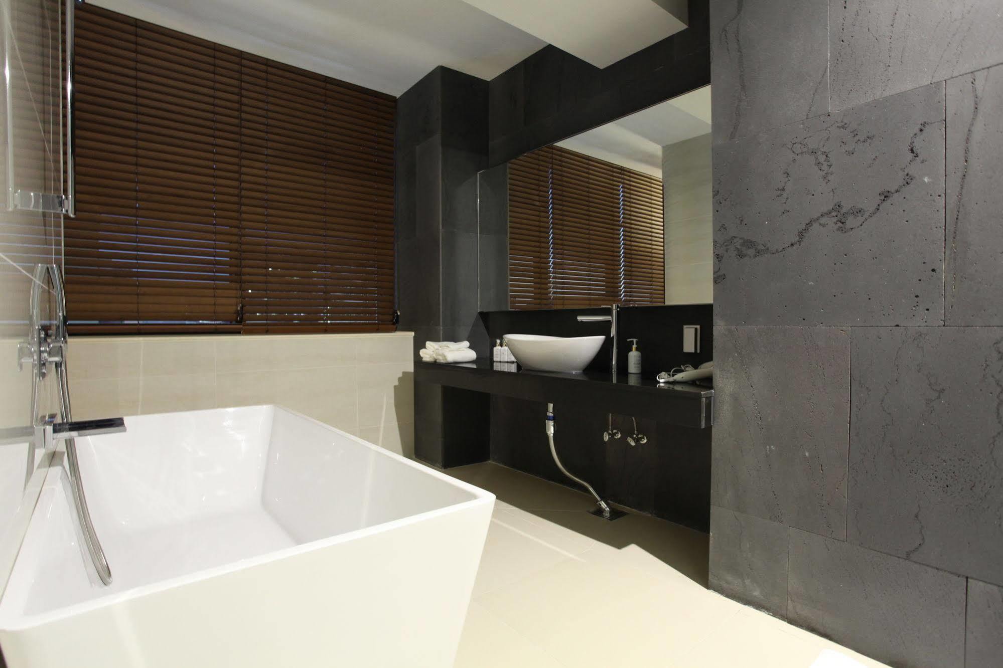 Suwon Top Cloud Hotel ภายนอก รูปภาพ