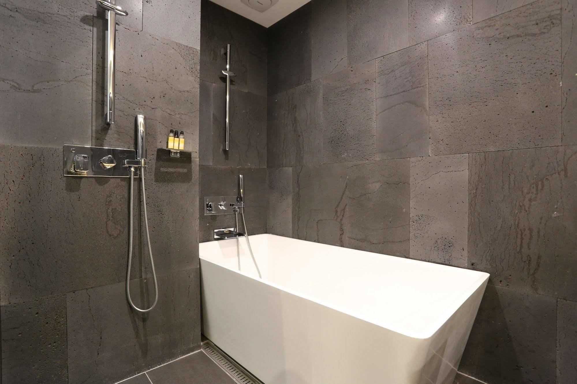 Suwon Top Cloud Hotel ภายนอก รูปภาพ